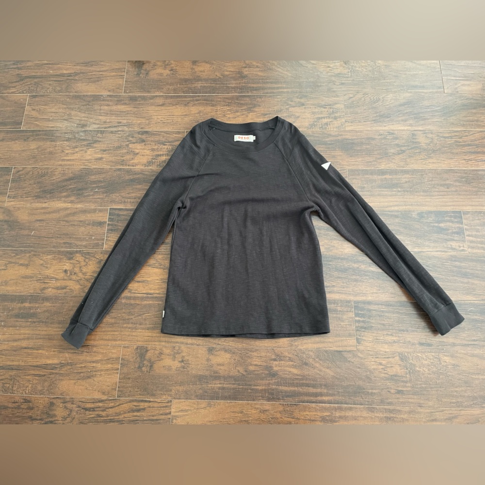 Deso Supply  sweatshirt